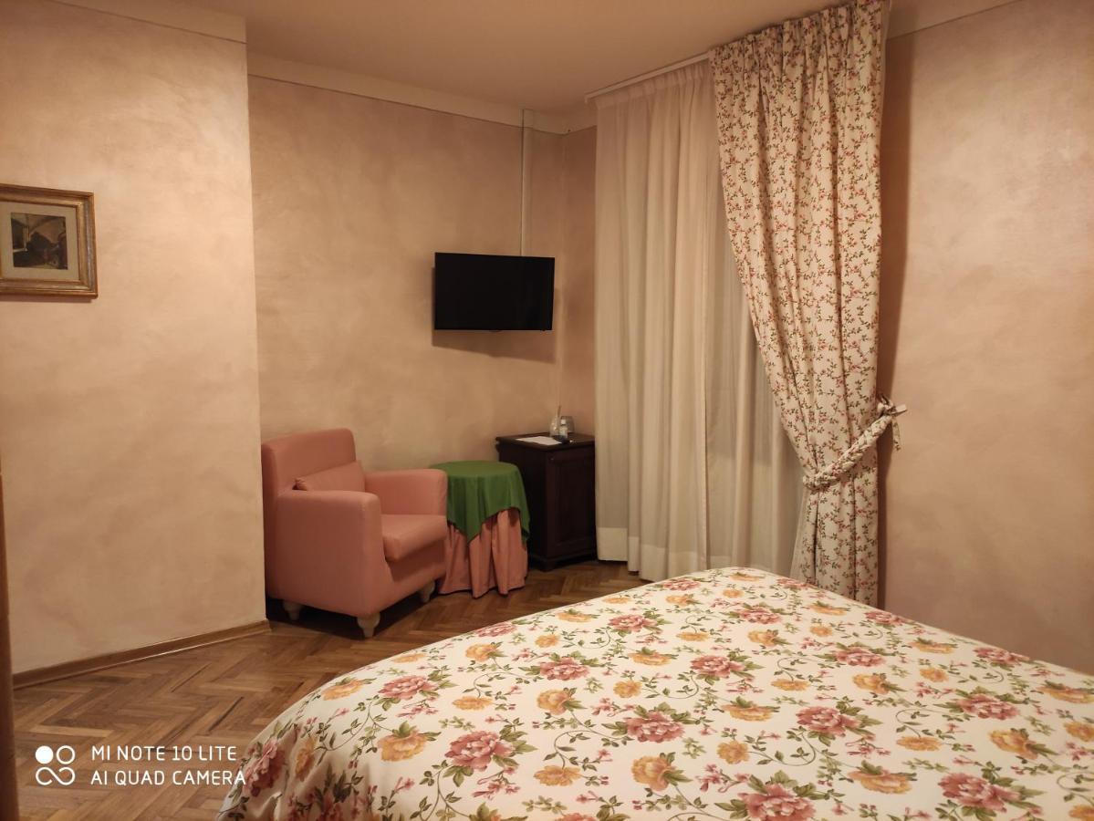 Hostal Da Ronald ... A Pian Del Papa Pratovecchio Exterior foto