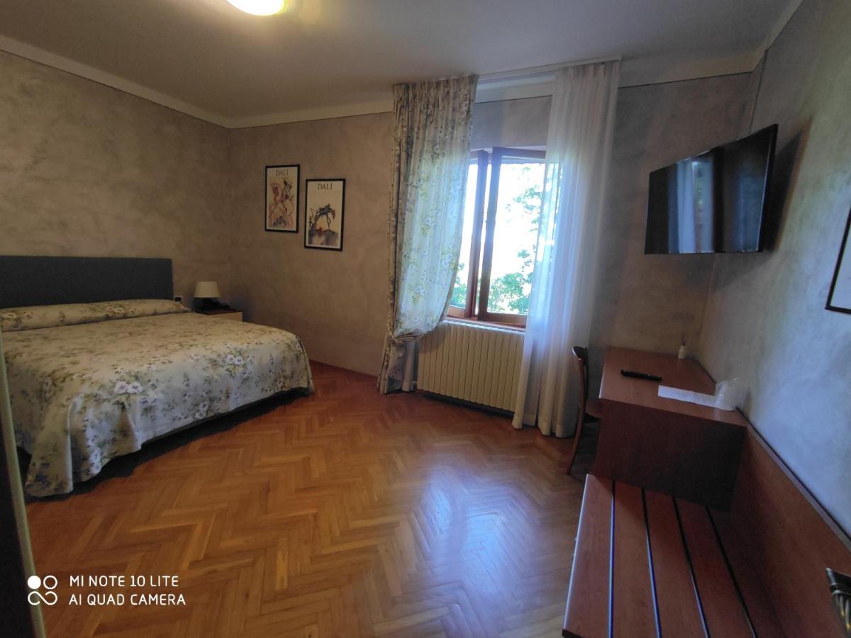 Hostal Da Ronald ... A Pian Del Papa Pratovecchio Exterior foto